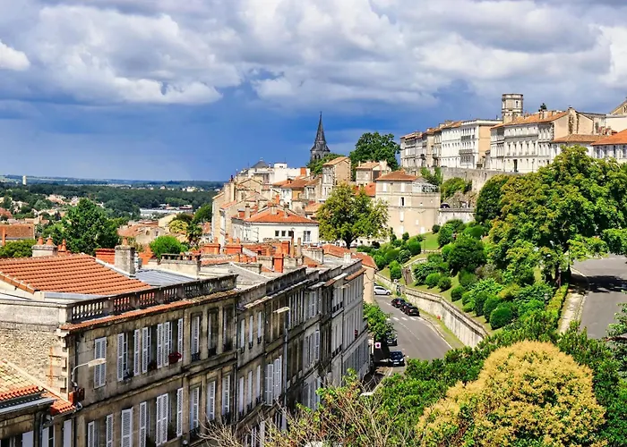 Le Bellevue - Spacieux Et Calme Angulema